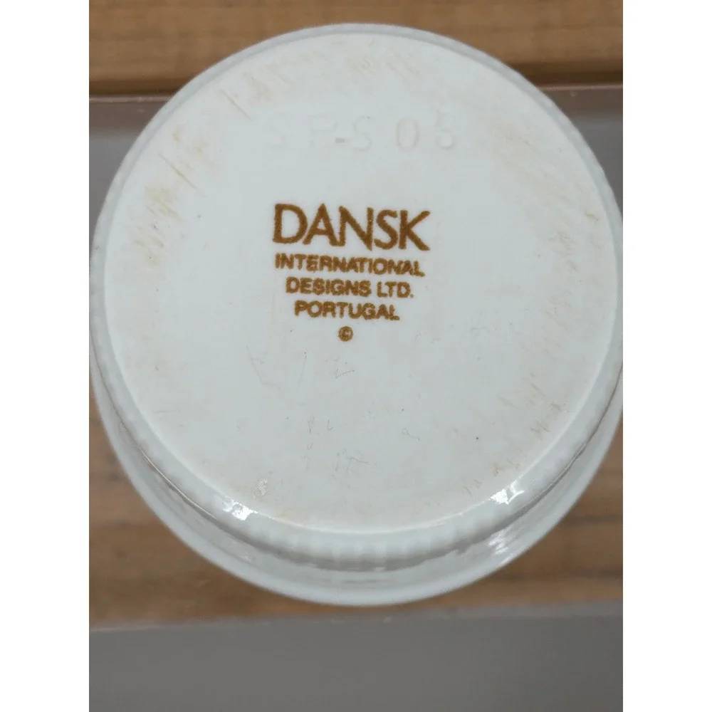 Dansk International Designs Portugal White Ribbed Porcelain Ramekin Souffle Dish